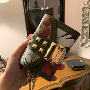 Micheal Kors wristlet